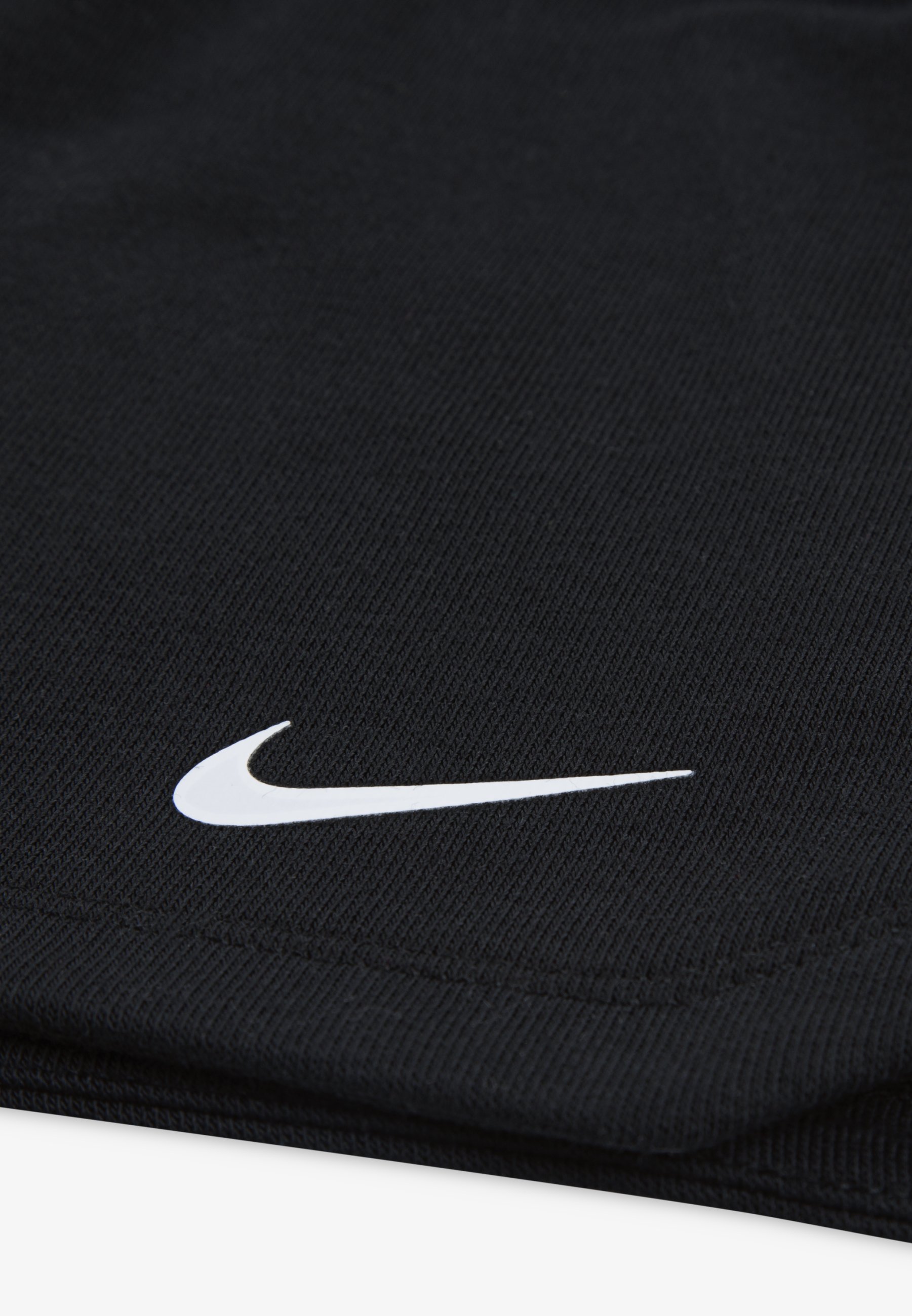 nike essential short ft