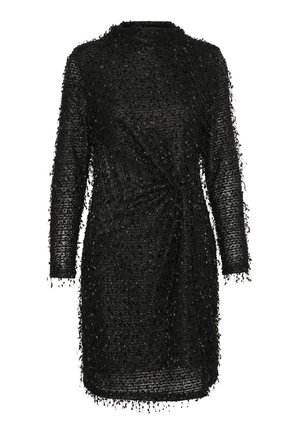 Abito nero con un design testurizzato caratterizzato da fili intrecciati e frange. Maniche lunghe e un dettaglio accentuato con un fronte attorcigliato.