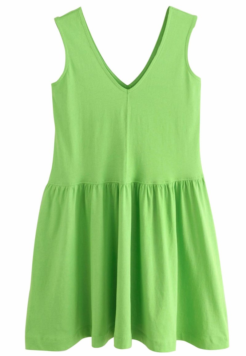 Robe vert clair sans manches avec un col en V et une taille froncée, fabriquée dans un tissu doux, présentée sur un fond blanc uni.