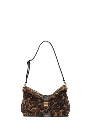 Sac à épaule imprimé léopard marron et noir avec une sangle réglable et une fermeture à boucle dorée sur le rabat avant.