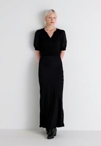 GAP HENLEY PUFF - Lihtne T-särk - true black