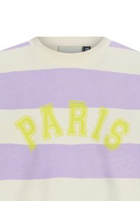 Creme- und lavendelfarben gestreiftes Sweatshirt mit Rundhalsausschnitt und "PARIS" in leuchtendem Gelb auf der Brust gedruckt. Weiches Baumwollmaterial.