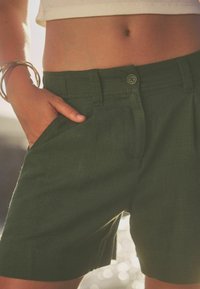 Next TALL REGULAR FIT - Shorts - khaki green