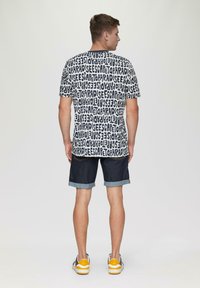 QS MIT ALL-OVER - T-shirt print - tiefblau
