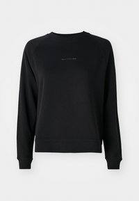 Sweat-shirt noir à manches longues avec col ras-du-cou, poignets et ourlet côtelés, avec un petit texte « Marc O’Polo DENIM » centré sur la poitrine.