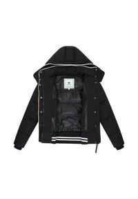 Chaqueta acolchada negra con capucha, con un interior brillante y puños elásticos a rayas. Incluye un cierre de cremallera y a presión.