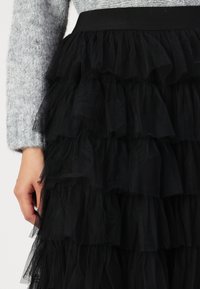 VILA VIEVELYN MIDI SKIRT - Dolgo krilo - black