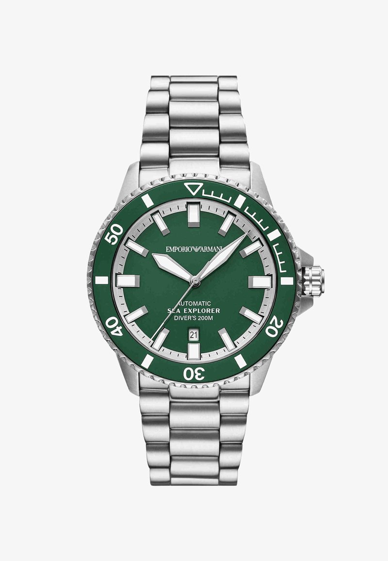 Zegarek ze stali nierdzewnej z zieloną tarczą, srebrnymi akcentami, automatycznym mechanizmem, oceną nurkową 200m oraz oknem daty na godzinie 3.