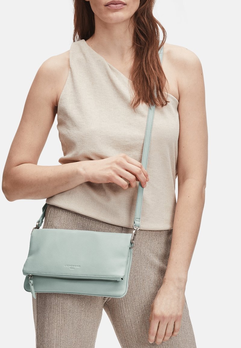 Liebeskind Berlin Kuvertväska - light blue