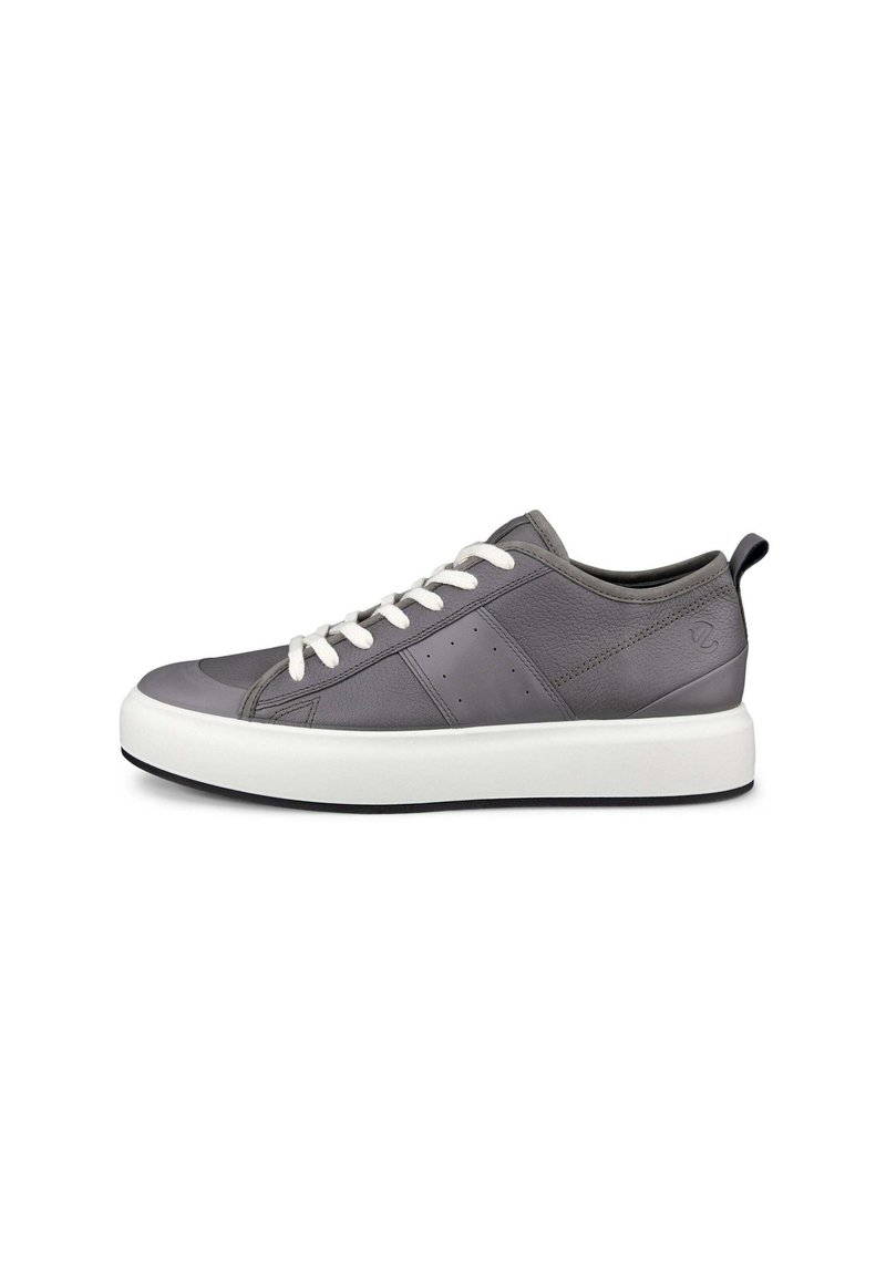 Sneaker in pelle grigia con lacci bianchi, puntale liscio, dettagli laterali perforati e una spessa suola bianca. Presenta un'anello sul retro per una facile vestibilità.