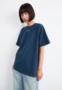 Nike Sportswear TEE - T-shirts - armory navy
