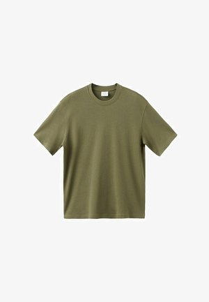 Schlichtes olivgrünes T-Shirt mit kurzen Ärmeln und Rundhalsausschnitt, normale Passform, auf weißem Hintergrund präsentiert.