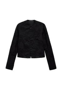 Chaqueta negra bordada con mangas largas, escote redondo y cierre de botones en la parte delantera, que presenta intrincados patrones florales y una tela texturizada.