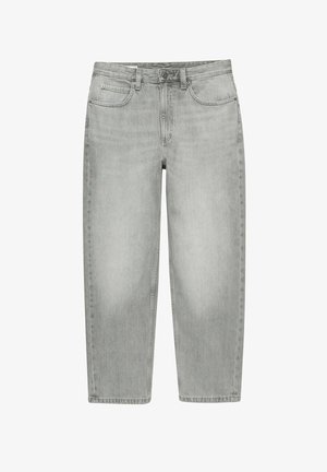 Jean gris clair à jambes droites avec fermeture bouton et zip, passants de ceinture, et poches avant et arrière.