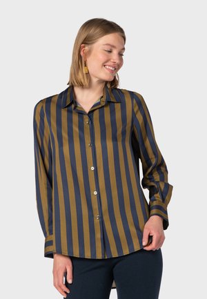 Camicia con bottoni caratterizzata da strisce verticali blu navy e verde oliva, colletto classico e maniche lunghe con polsini abbottonati. Tessuto morbido.