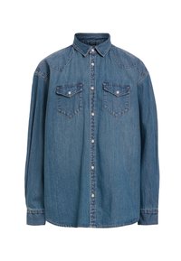 Blå denimskjorta med knäppning framtill, spetsig krage, två bröstfickor med klaffar och långa ärmar med knäppning vid ärmsluten.