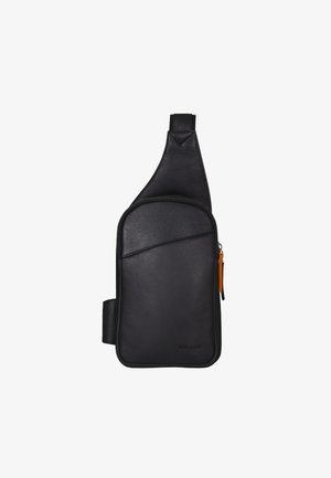 Schwarze Leder-Schultertasche mit strukturiertem Finish, ausgestattet mit einem zipfähigen Hauptfach und einem kontrastierenden orangen Reißverschlussanhänger.