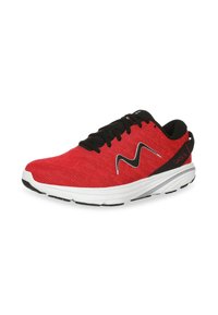 Roter Sportschuh mit einem strukturierten Stoffobermaterial, schwarzen Schnürsenkeln, weißer Zwischensohle und einem markanten schwarz-weißen Logo an der Seite.
