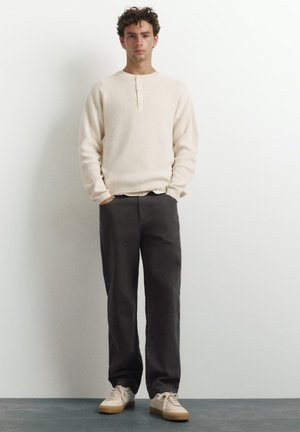 PULL&BEAR, HENLEY NECK - JUMPER - Jumper - white