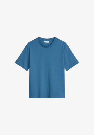Blauw T-shirt met korte mouwen en ronde hals met rechte zoom, plat weergegeven tegen een witte achtergrond.