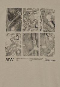 Six panneaux vues aériennes montrant des scènes de parachutisme et un terrain avec un texte sur l'entraînement en haute altitude avec ouverture basse et aile tactique.