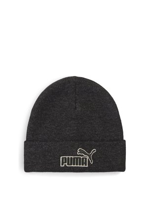 Mørkegrå strikket fleece beanie med opbukket kant og sort Puma-logo og tekst på fronten i midten.