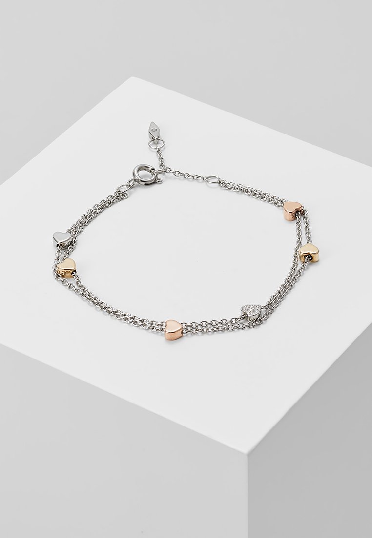 Silberne Kettenarmband mit herzförmigen Akzenten in Gold- und Roségoldtönen, mit einem Karabinerverschluss und strukturierten Details.