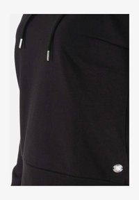 Non sélectionné, black