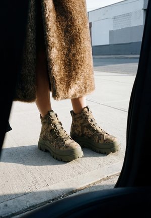 Buffalo, ASPHA MID  - Plateaustøvletter - khaki
