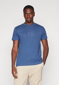 GANT TONAL SHIELD - Triko s potiskem - dunkelblau