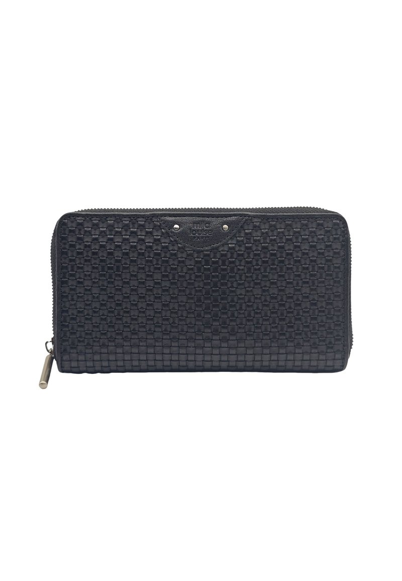 Portefeuille en cuir tressé noir avec fermeture éclair, présentant un détail de logo subtil et une texture lisse. Forme rectangulaire aux bords arrondis.