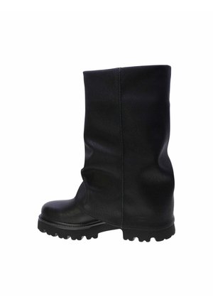 Stivaletti con plateau - black