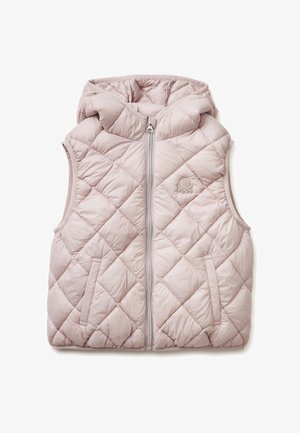 Chaleco sin mangas acolchado color rosa claro con capucha, cremallera frontal, bolsillos laterales y pequeño logo bordado en el pecho izquierdo.