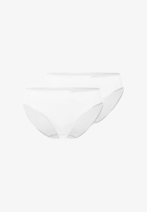 Twee effen witte katoenen slips met elastische taillebanden, voorkant en achterkant getoond, op een witte achtergrond.