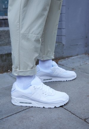 Matalavartiset tennarit - white