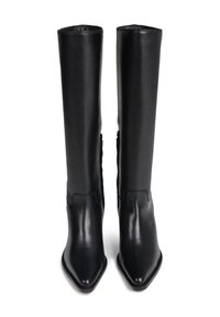 Bottes en cuir noires hauteur genou avec un bout pointu, une texture lisse et un design minimaliste. Présente des petites fentes sur les côtés pour un enfilage facile.