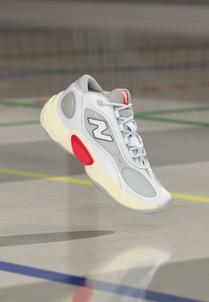 FRESH FOAM V3 - Obuwie do koszykówki