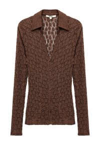 Brun strikket cardigan med et tekstureret mønster, lange ærmer og V-hals, med en knaplukning foran og en kravedesign.