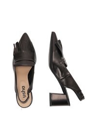 Scarpe slingback in pelle nera con punta affusolata, caratterizzate da un dettagli in frange sulla parte anteriore e un tacco spesso. Soletta testurizzata visibile.