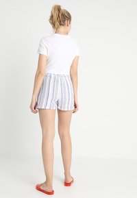 TWINTIP Short - white