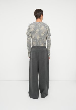 Pořadí 2: Jaded London - GOTHIC PINSTRIPE GOLIATH TROUSERS - Kalhoty