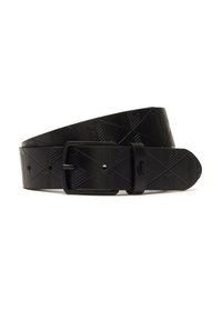 Cintura in gomma nera con texture geometrica, dotata di una fibbia rettangolare e un dettaglio a loop. Finitura liscia con un'estremità appiattita.