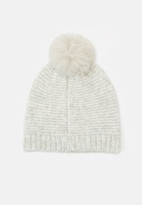 Berretto lavorato a maglia di colore grigio chiaro con un motivo testurizzato e un pompon soffice sulla parte superiore. Cuffia a coste alla base.