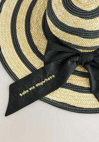 Strandaccessoire - black stripe