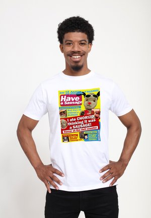 SOOTY SWEEP HAVE A SAUSAGE GOSSIP MAG PARODY - Print T-shirt - white