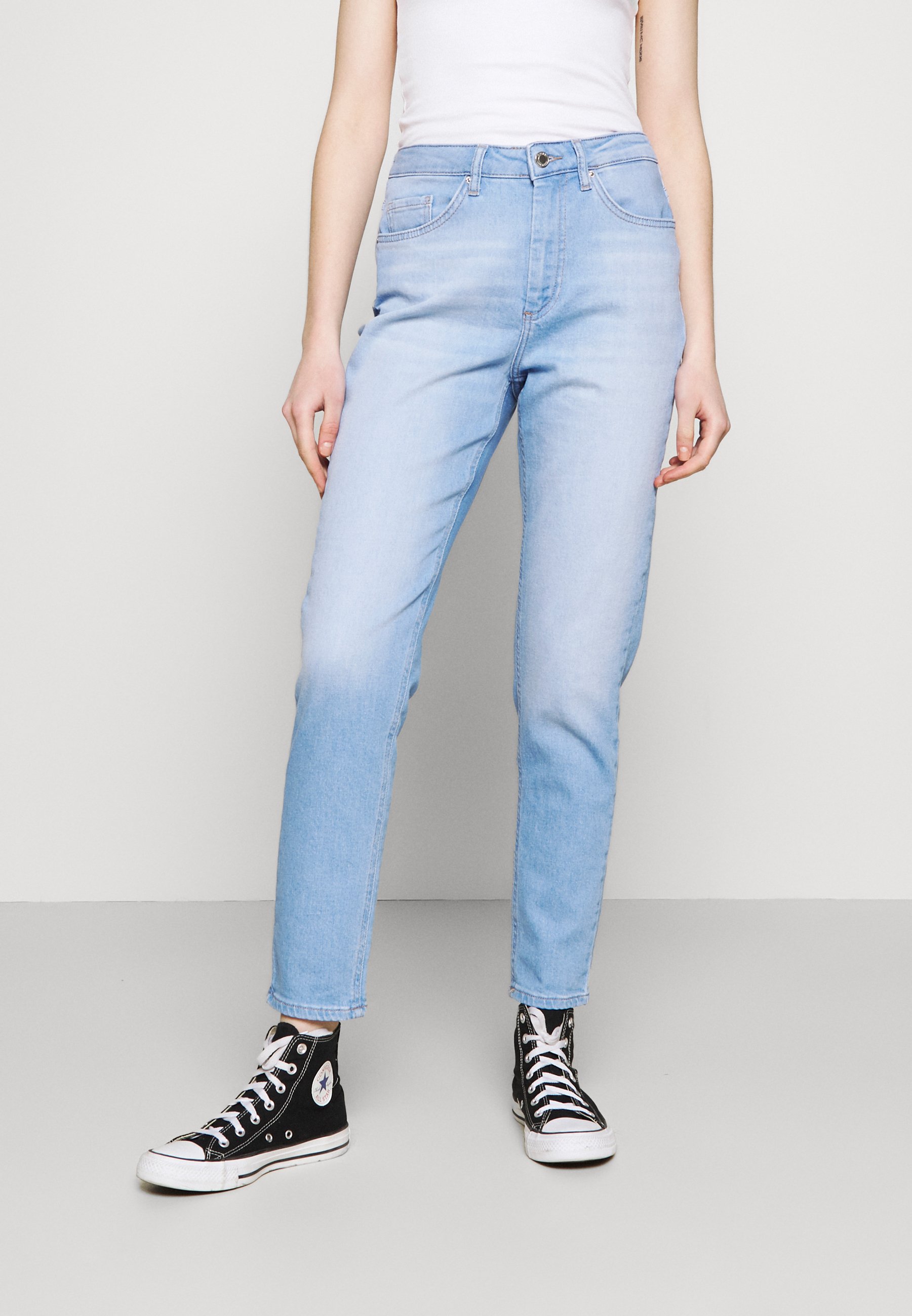 ONLY ONLVENEDA LIFE MOM - Jeans Tapered Fit - baby blue/light-blue denim -  Zalando.ie