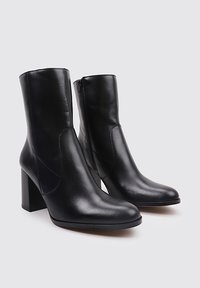 Bryan Stepwise Bottines à talons hauts - black