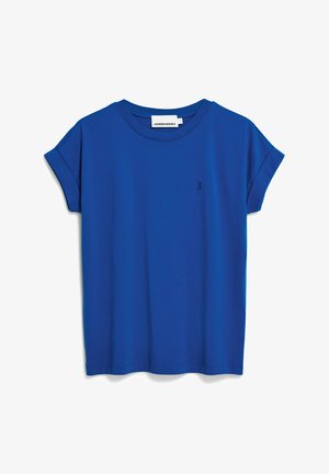 Blaue T-Shirt aus weichem Stoff, mit runder Halslinie, kurzen umgeschlagenen Ärmeln und einem kleinen gestickten Logo auf der linken Brust.