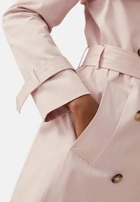 Marks & Spencer Trenchcoat - pink