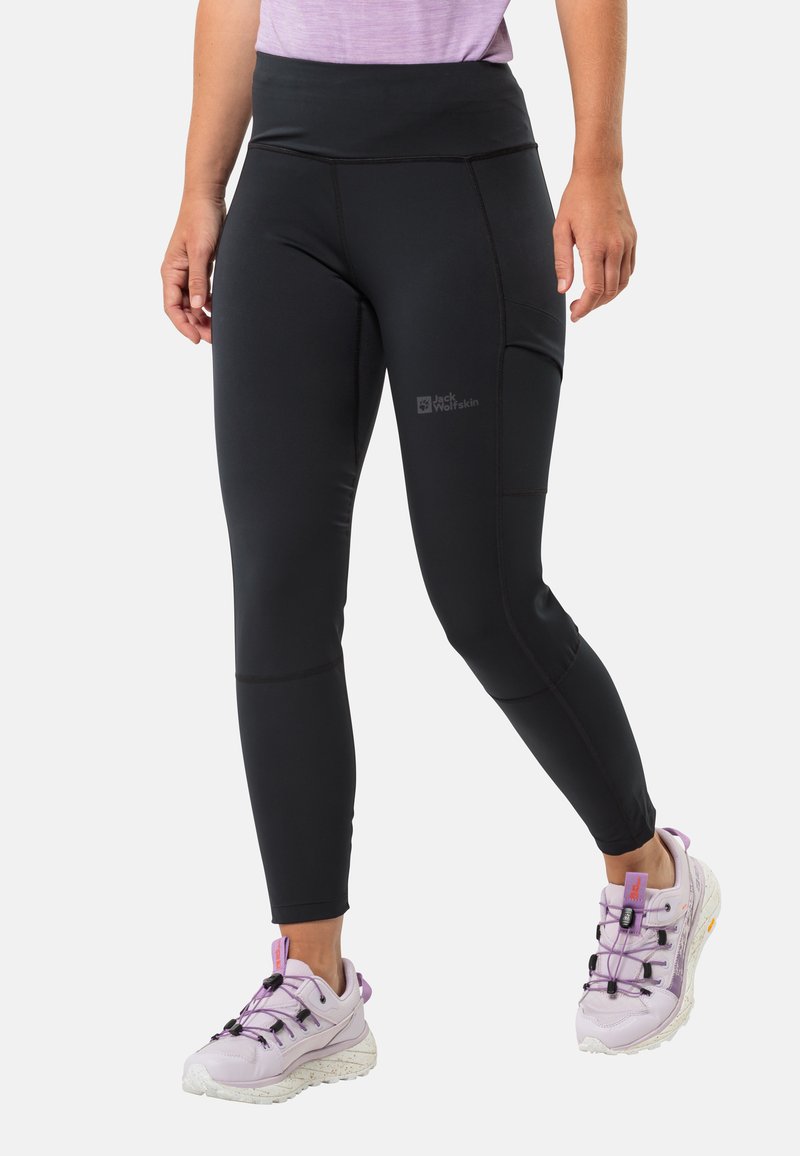 Zwarte atletische leggings met een hoge tailleband, een gladde textuur en subtiele logo-details. Heeft een zijzak voor extra gemak.